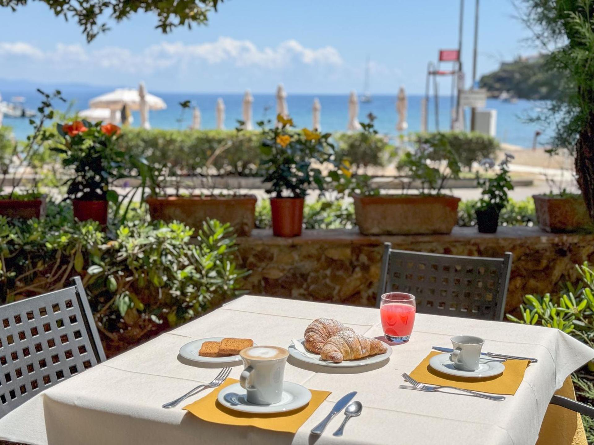 Hotel Villa Rodriguez Capoliveri  Buitenkant foto