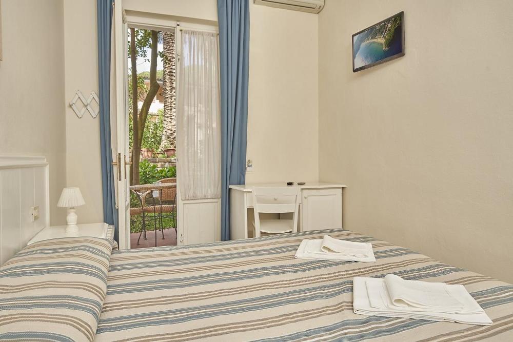 Hotel Villa Rodriguez Capoliveri  Buitenkant foto